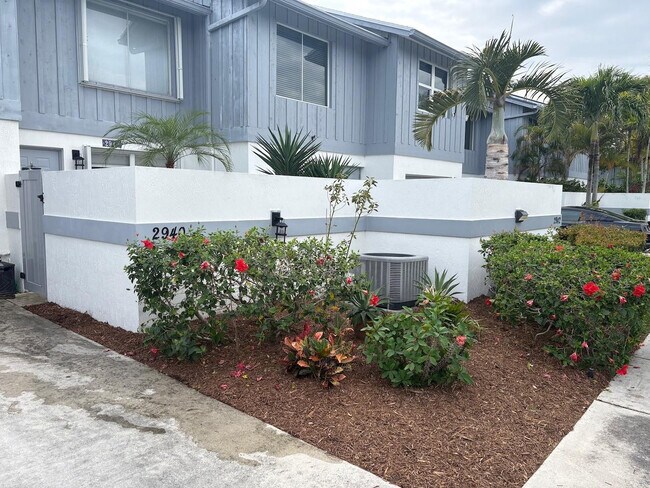 Building Photo - 2940 Florida Blvd