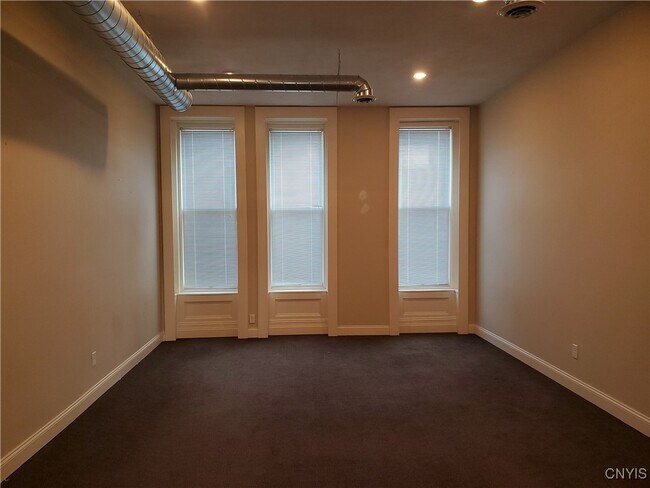 Building Photo - 813 S Salina St