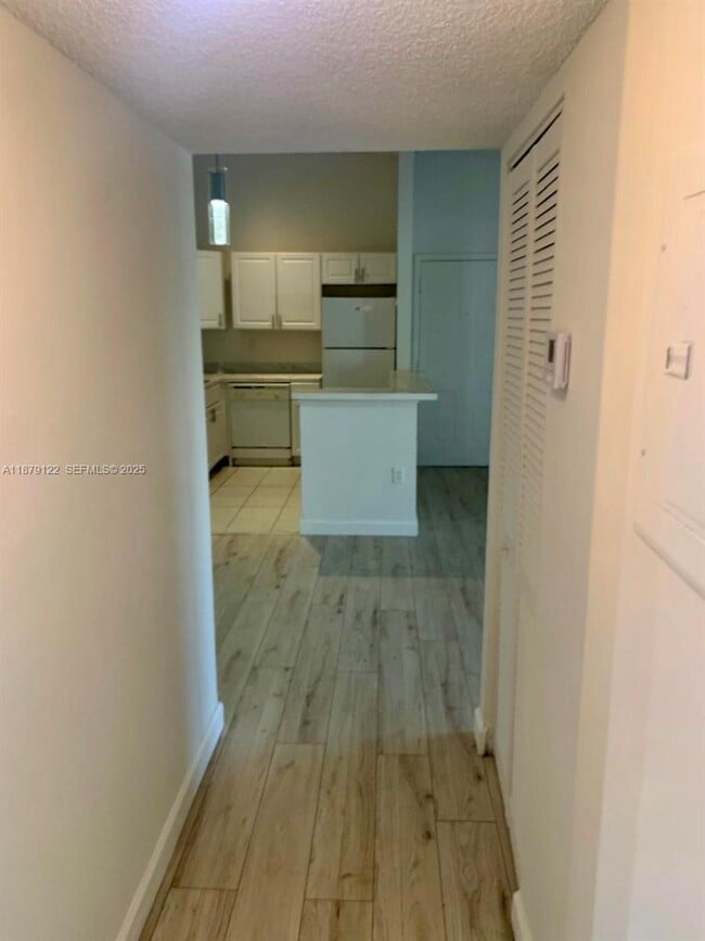 Building Photo - 468 NE 206th Ln