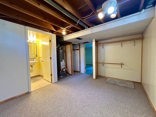 Building Photo - 3505 Eastman Ave