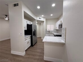 Building Photo - 2117 Echo Bay
