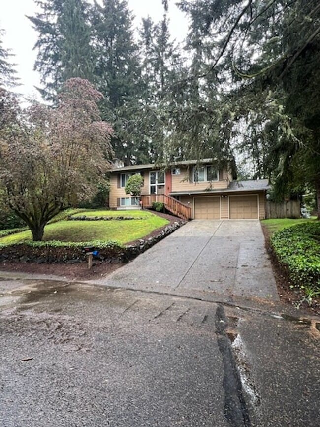 Building Photo - Nice Beckonridge Home near Chambers Bay golf course