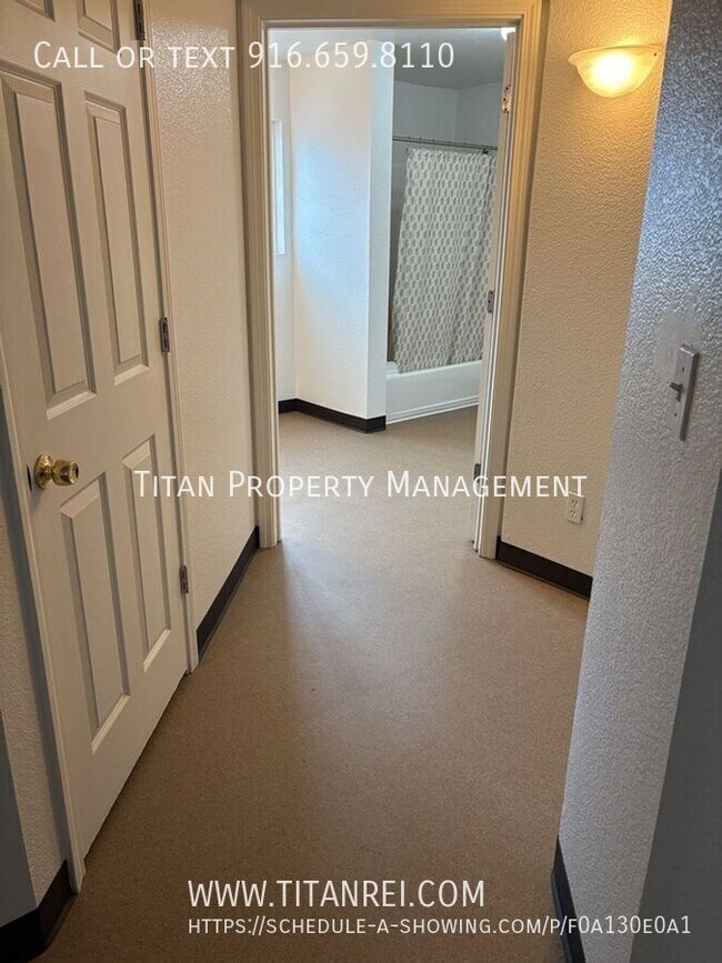 Building Photo - 3736 Astoria St