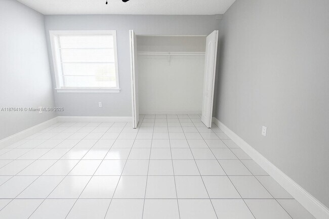 Building Photo - 140 NW 14th Ave