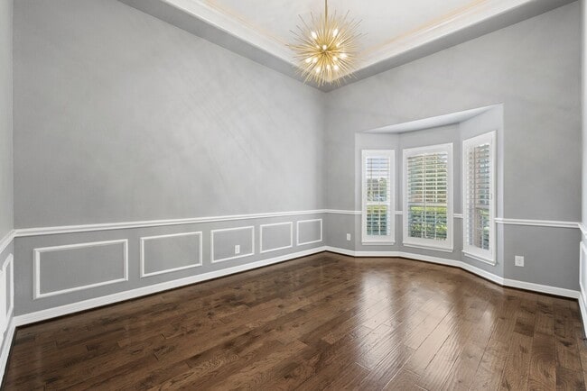 Building Photo - Stunning 4-bed, 4-bath Home in Auburn Lakes community!