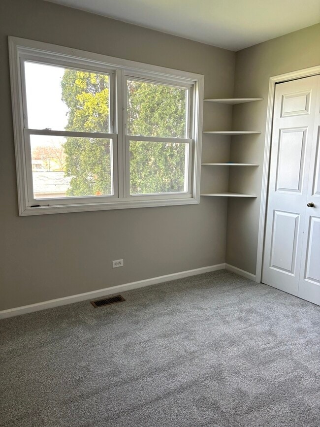 Building Photo - 1667 Hinterlong Ln