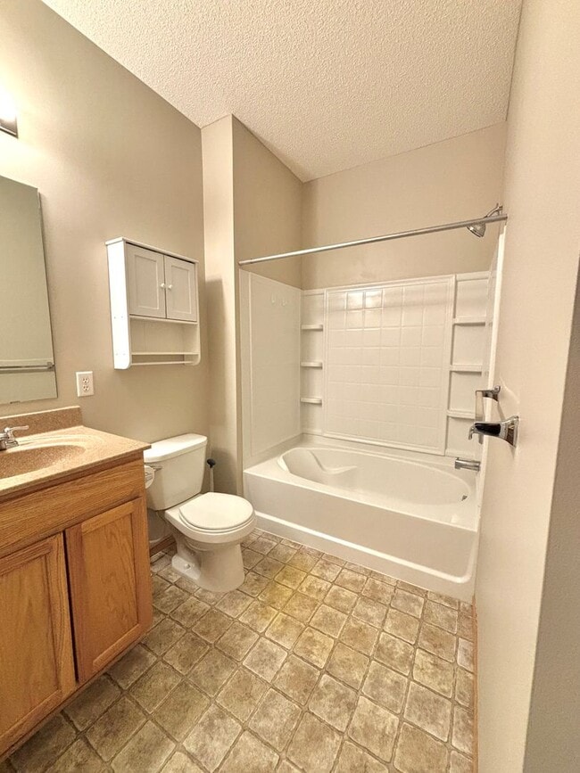 Building Photo - Gorgeous 2bed 2bath Townhome in Bailey’s Arbor