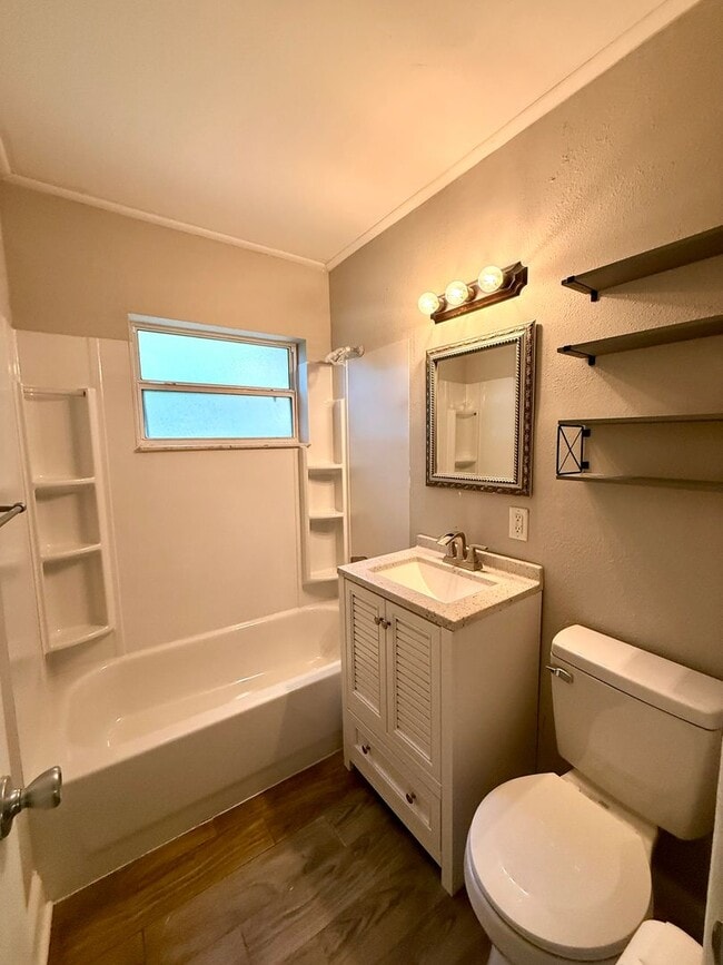 Building Photo - ADORABLE 2 BED WINTER PARK RENTAL HOME