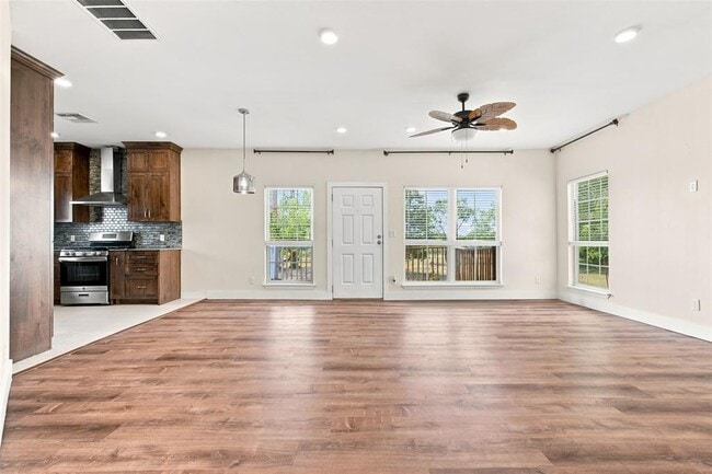 Building Photo - 600 Highland Ranch Way
