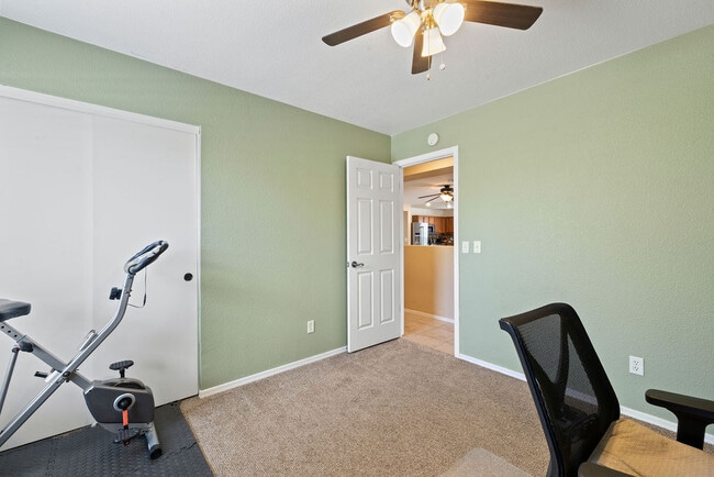 Building Photo - 5840 E Tercel Dr