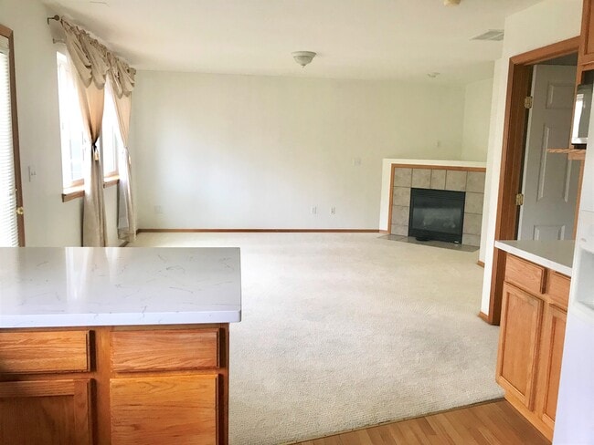 Building Photo - 4006 S 126th St