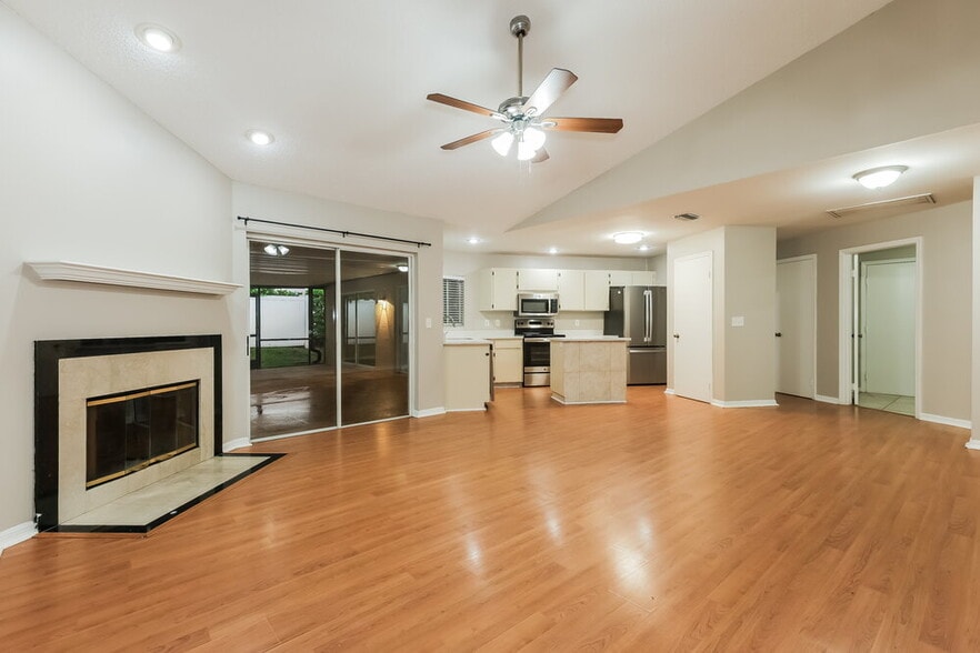 Building Photo - 2612 Brianholly Dr