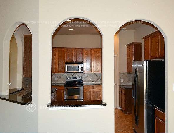 Building Photo - 1147 Clairemont Ln