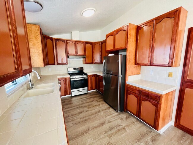 Building Photo - 230 Prospect St