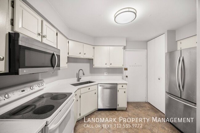 Building Photo - 6033 N Sheridan-Unit 35D