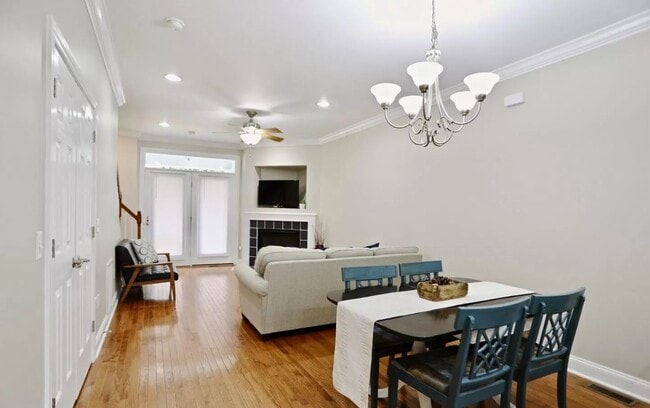 Building Photo - 250 E Delaware Ave