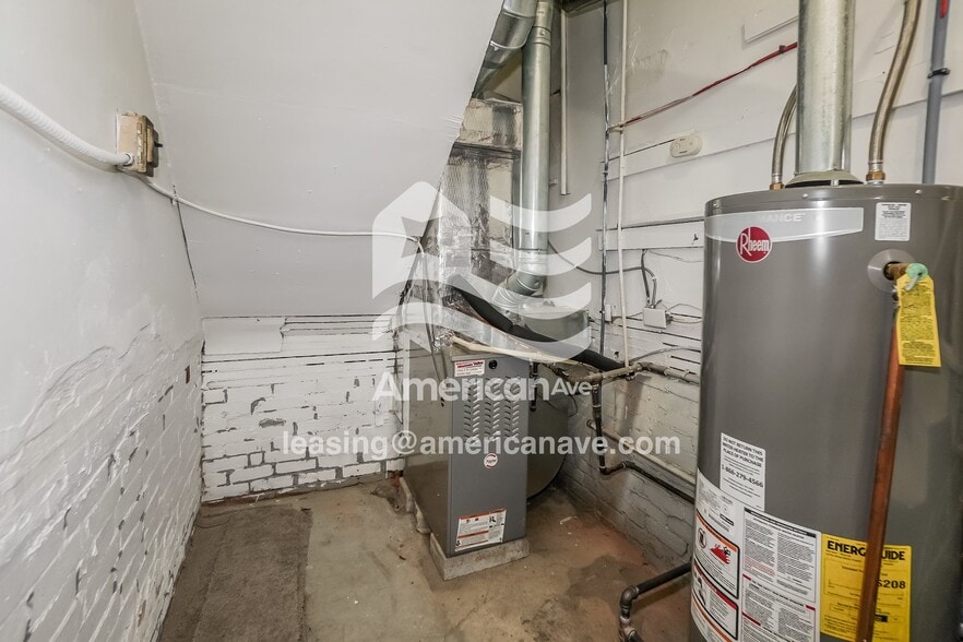 Building Photo - 4043 Vermaas Ave