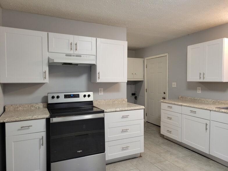 Building Photo - 7404 E 34th Plz