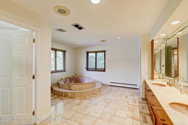 Building Photo - 84 Wickapecko Dr