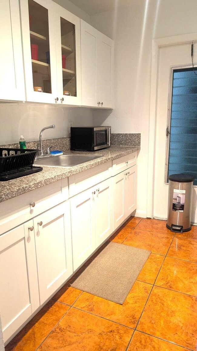 Building Photo - 20400 NW 7th Ave