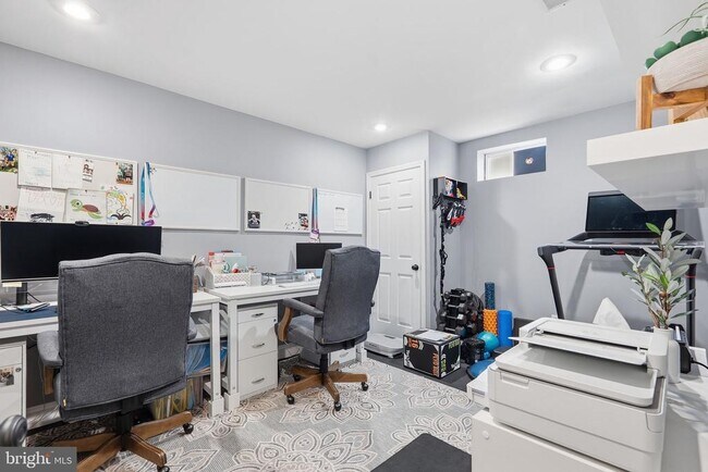 Building Photo - 43333 Wintersrun Ct