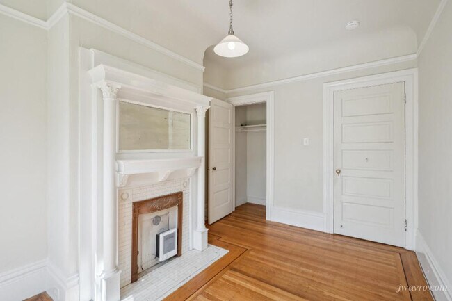 Building Photo - 1208 Cole St