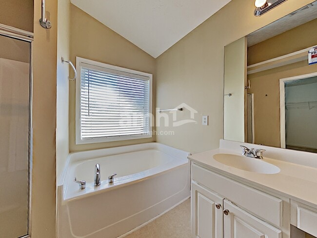 Building Photo - 409 Avery Ct