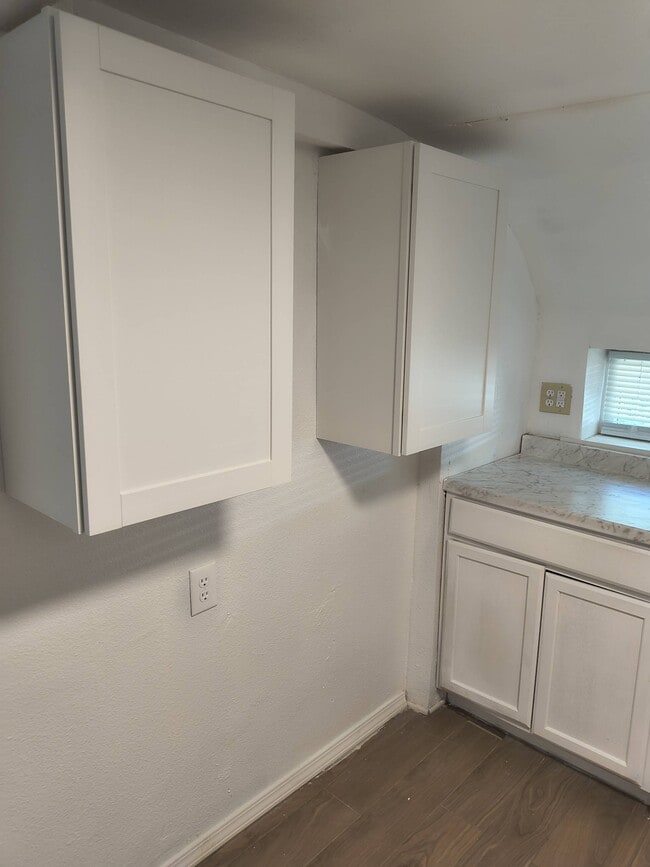 Building Photo - 708 Hickory Hill Ln