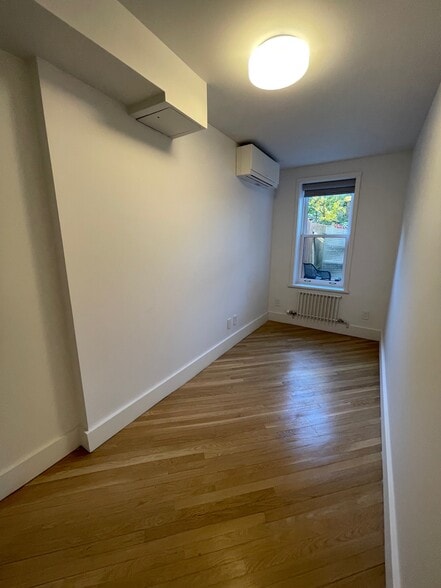 Building Photo - 130 Underhill Ave