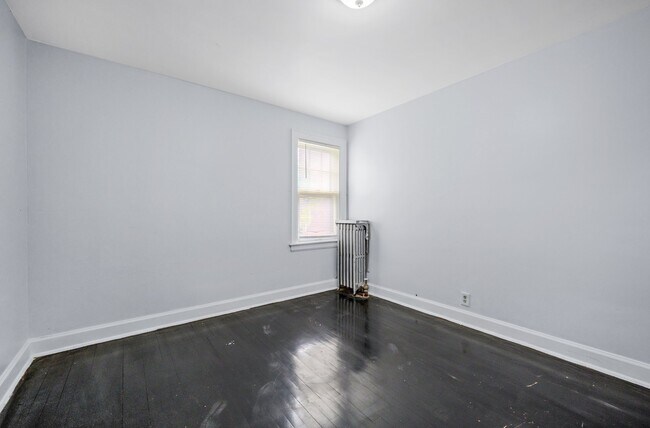 Building Photo - 14559 Rosemont Ave