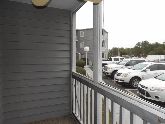 Building Photo - 10172 Beach Dr SW