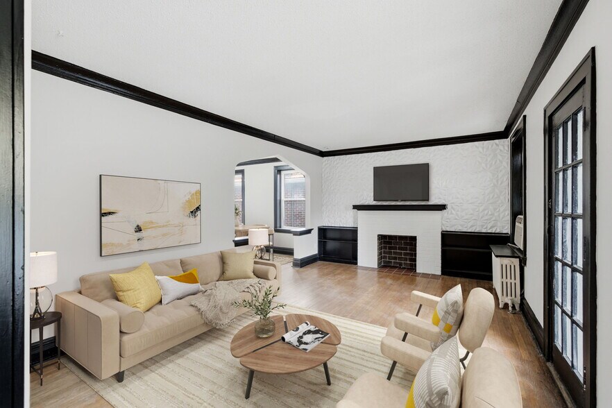 Building Photo - 5055 Lindenwood Ave