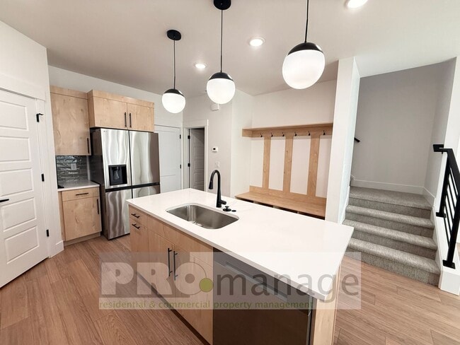 Building Photo - Gorgeous *NEW* Townhouse on the west side