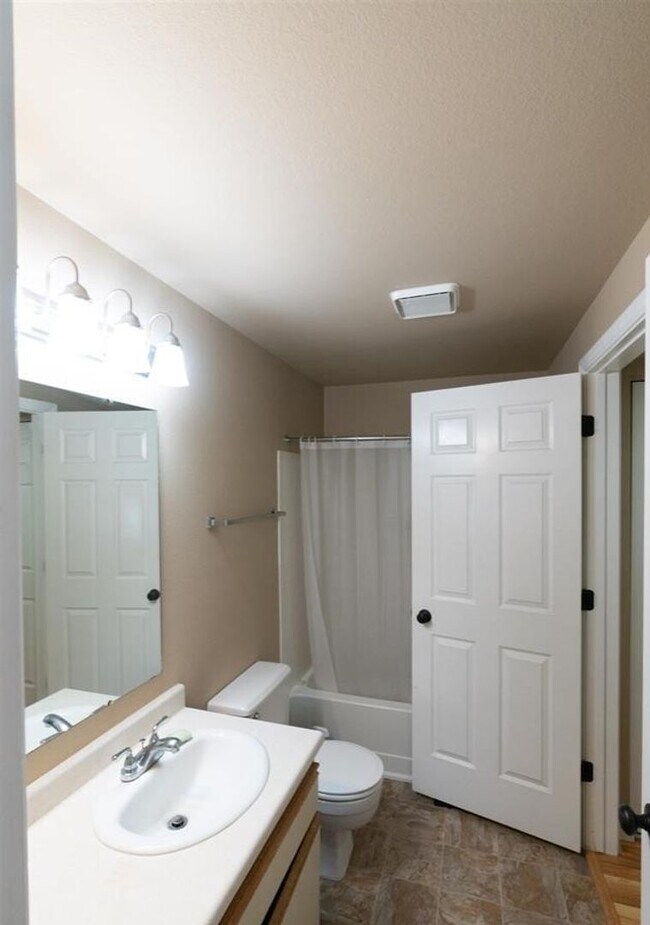 Building Photo - 3769 S Gekeler Ln