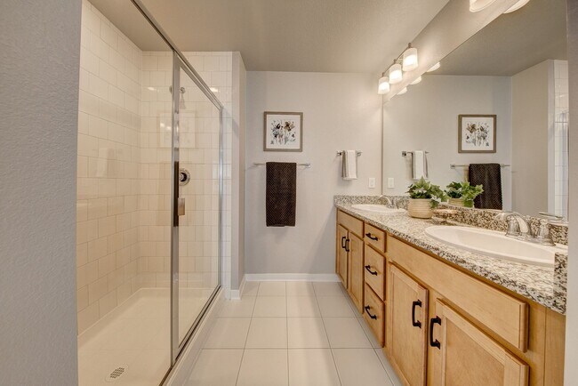 Building Photo - Gorgeous New Build 3 Bed 2 1/2 Bath in Tim...