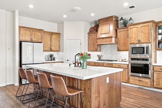 Building Photo - 14728 Redwood Springs Dr