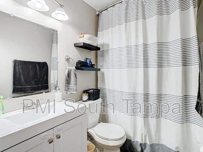 Building Photo - 2760 Braham Ct