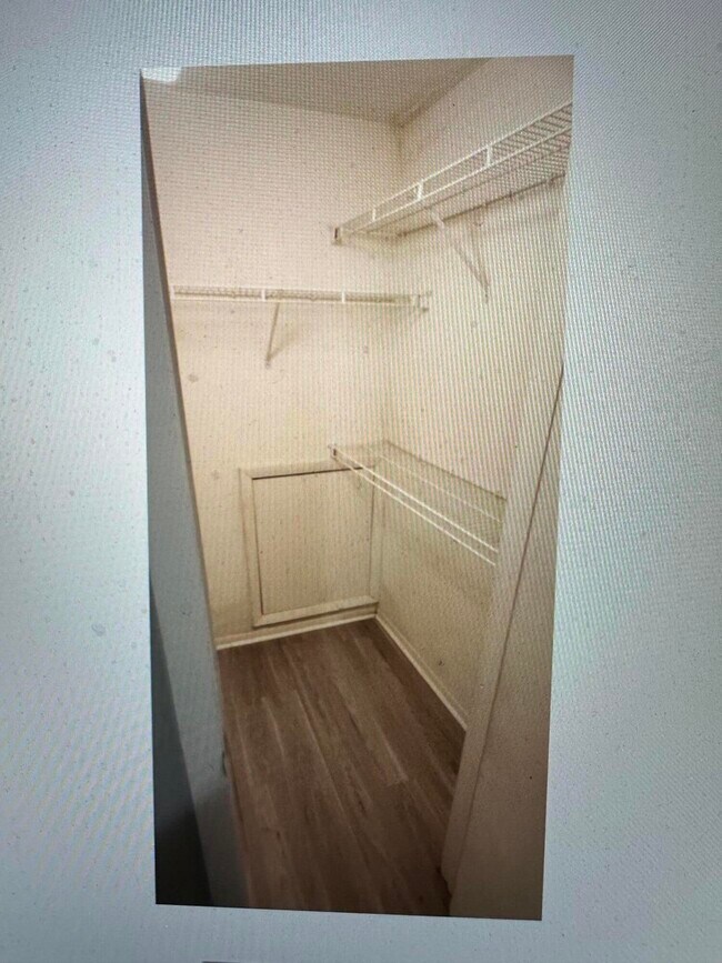 Building Photo - 4000 SW 23rd St