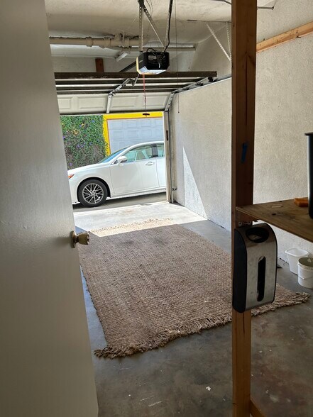 Building Photo - 11442 Riverside Dr