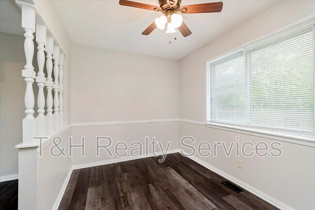 Building Photo - 11313 Wolf Ln