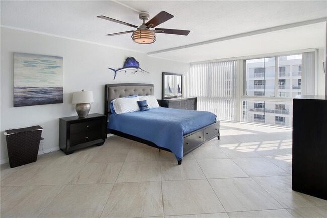 Building Photo - 3100 NE 49th St