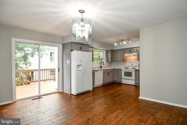 Building Photo - 13216 Country Ridge Dr