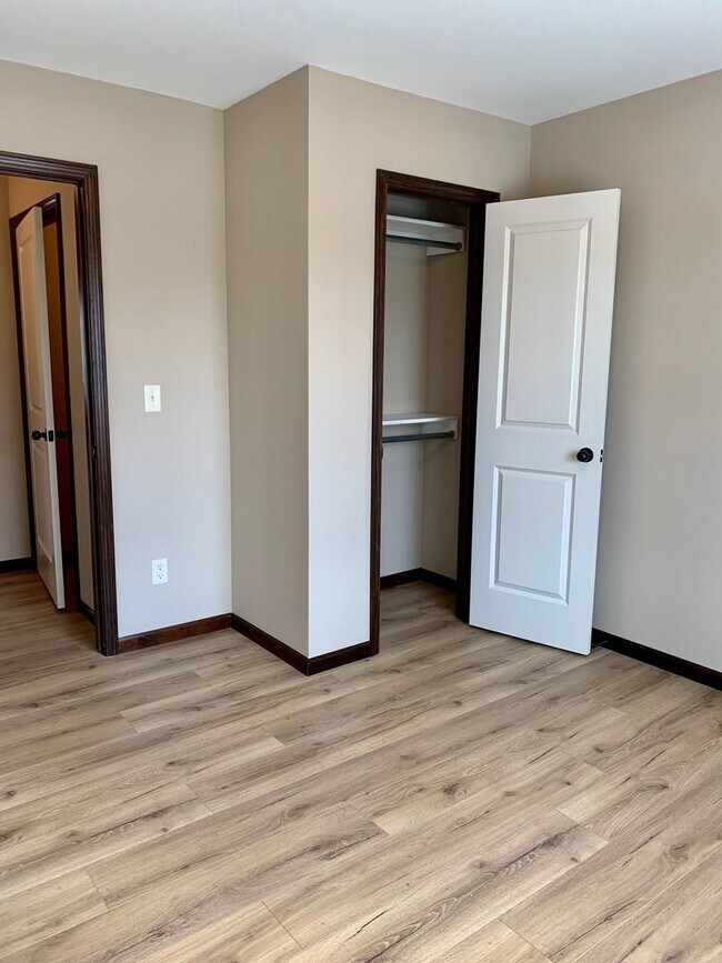 Building Photo - 8712 E Harry St