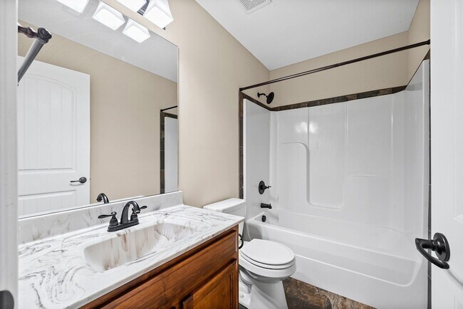 Building Photo - 1725 Autumnwood Blvd