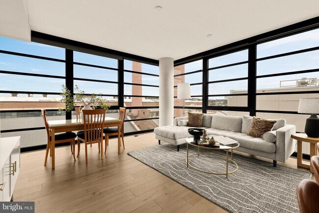 Building Photo - 1300 4th St SE