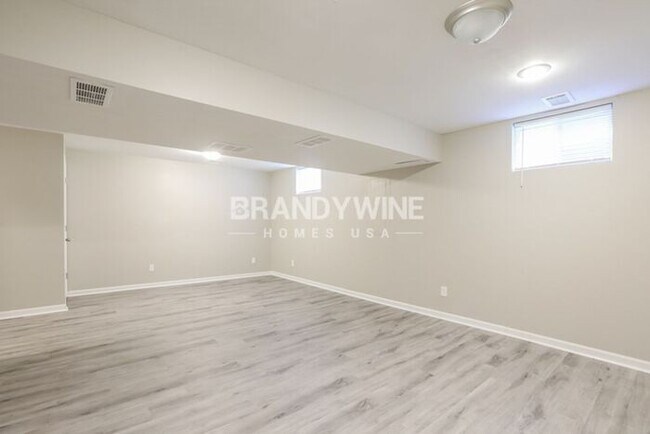 Building Photo - PARK HILL - 3+ BDRMS - 3 FULL BATHS AVAILA...
