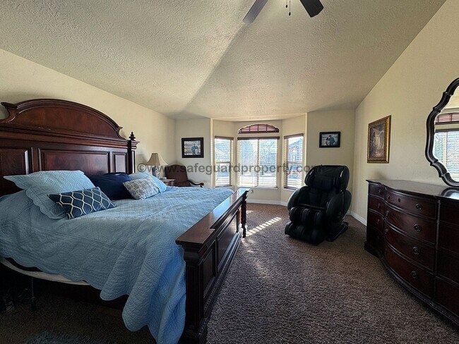 Building Photo - *3 Month Lease* Beautiful Home available f...