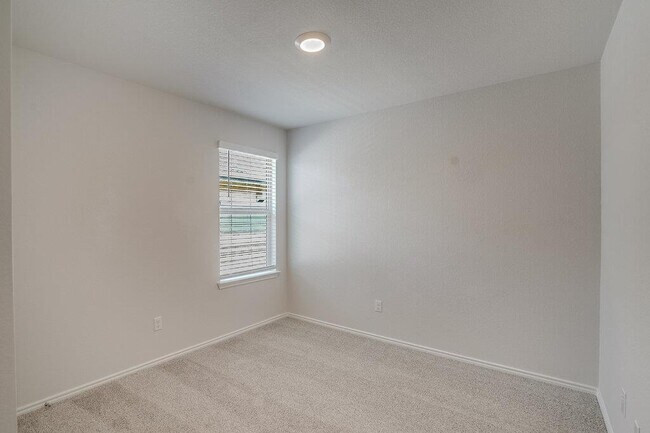 Building Photo - 521 Anconia Ct