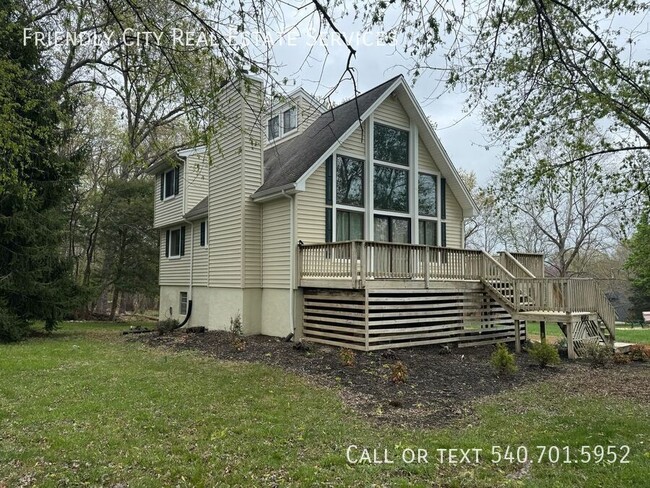 Building Photo - 2042 Hawksbill Rd
