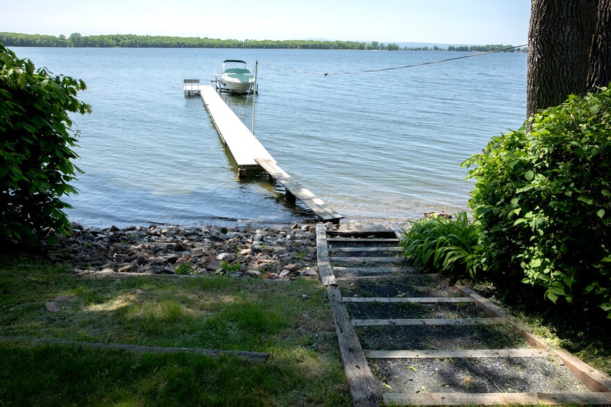 Stairway down to the lake - 6 Sandy Cv